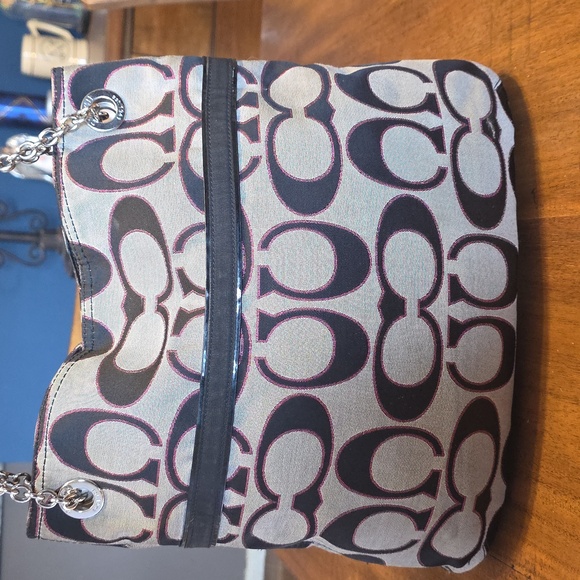 Coach Poppy Metallic Signature Slim Tote. - Picture 3 of 16